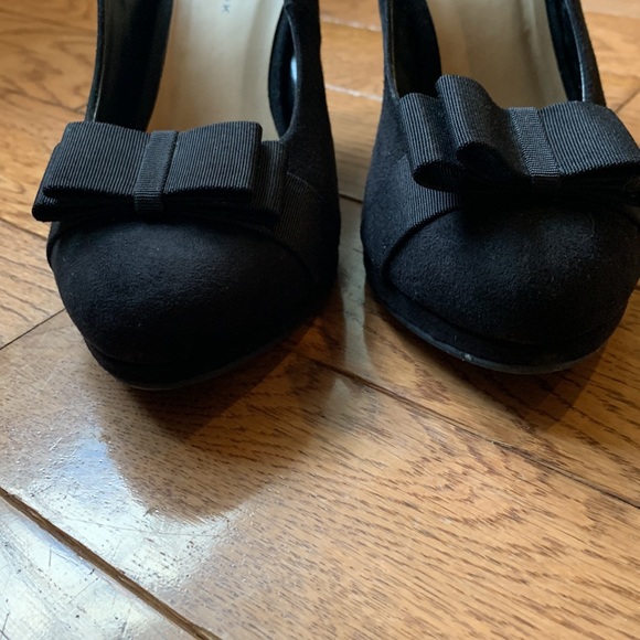New Look Bow Front Black Suede Platform Wide Fit Heels - Picture 6 of 11